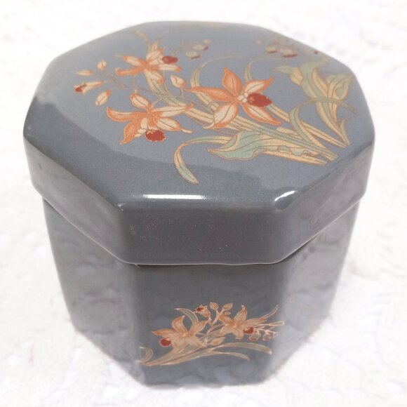 Small Gray Porcelain Trinket Jewelry Box - Picture 1 of 5